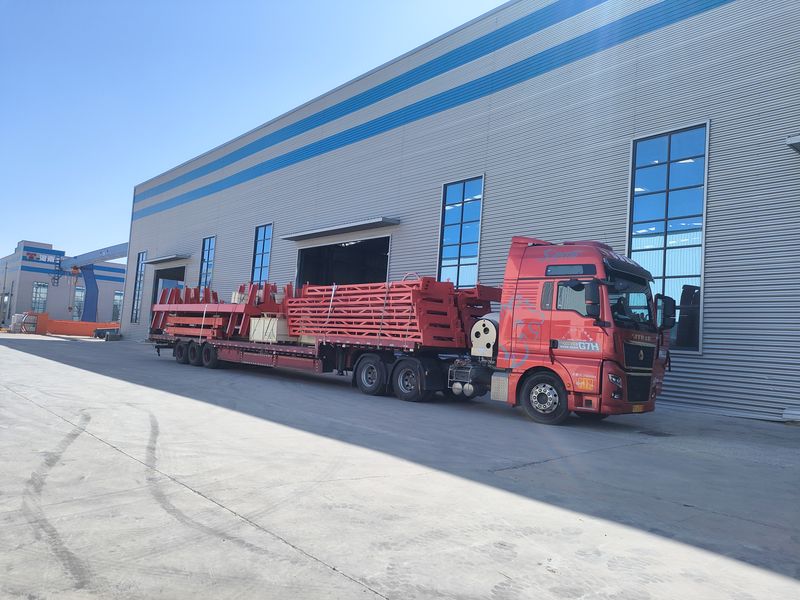 電動(dòng)葫蘆門(mén)式起重機(jī) 4臺(tái) MHxh10t—8m    2臺(tái) MHxh5t—8m      2臺(tái) 制作完成，出口哈薩克斯坦交付客戶(hù)使用
