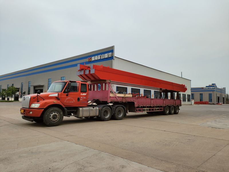 電動(dòng)葫蘆橋式起重機(jī) 3臺(tái) LH5t-17m 制作完成，發(fā)往河南漯河交付客戶(hù)使用。